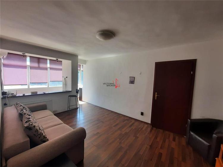 Apartament cu 2 camere semidecomandat în Iancului