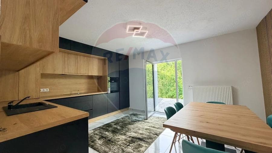 Casă cu Teren 430 Mp în Central