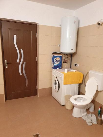 Casă cu Teren 2600 Mp în Glăvile