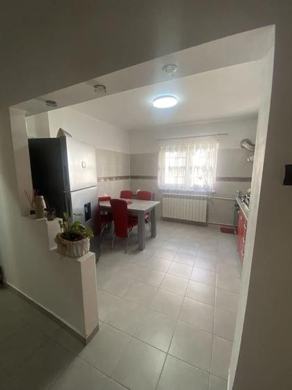Apartament cu 2 camere decomandat în Vitan