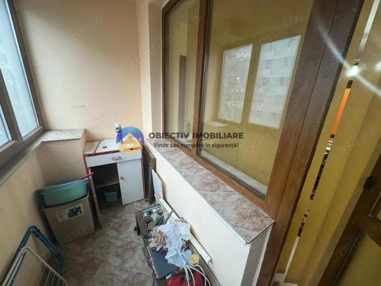 Apartament cu 3 camere semidecomandat în Mărăței