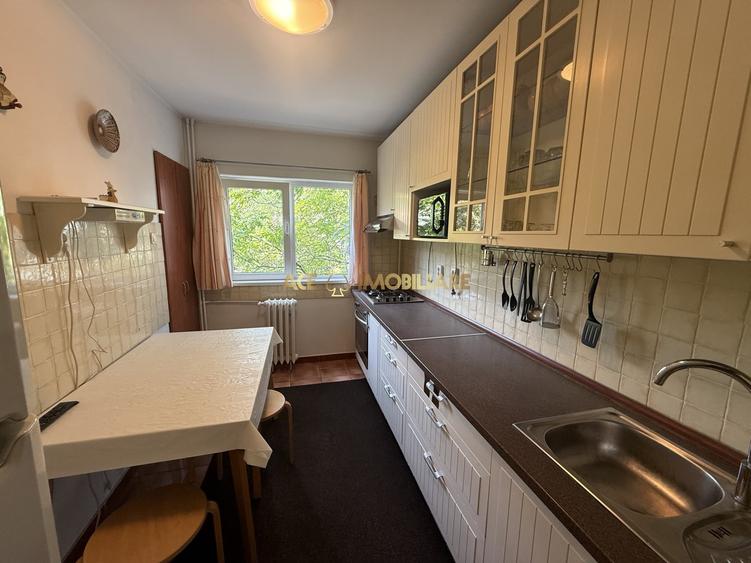 Apartament cu 3 camere decomandat, mobilat în P-ța Reșița