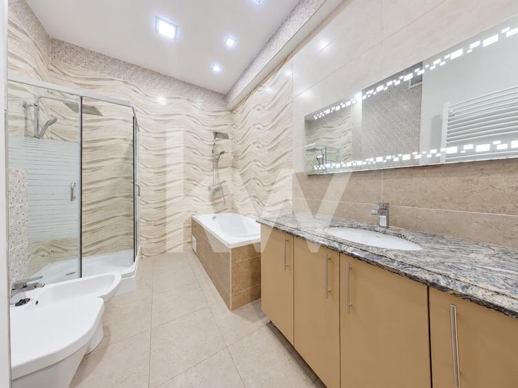 Apartament cu 3 camere decomandat, mobilat în Tractorul