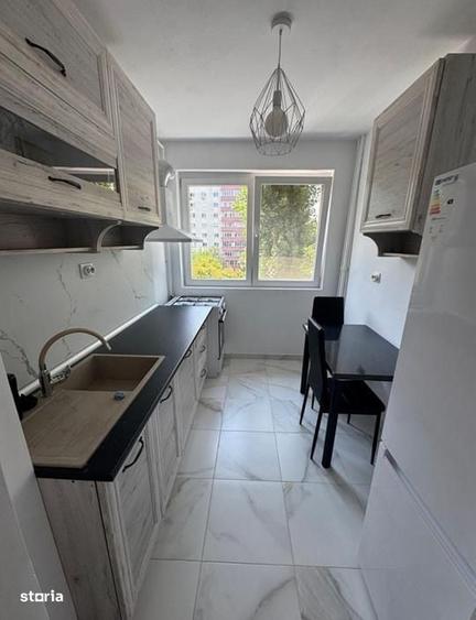 Apartament cu 2 camere semidecomandat în Berceni