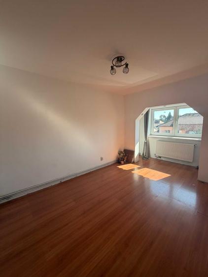 Apartament cu 2 camere decomandat în Ștrand