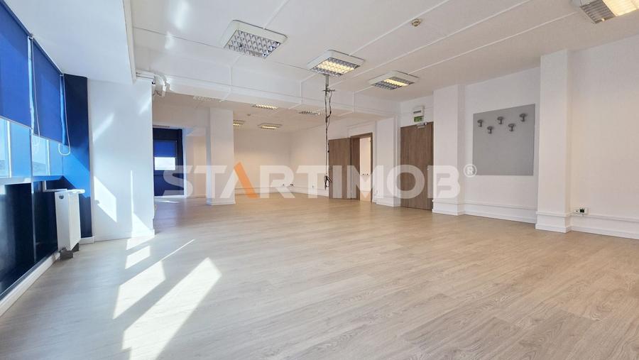Birou, de 260.58999633789 mp, în Centrul Civic