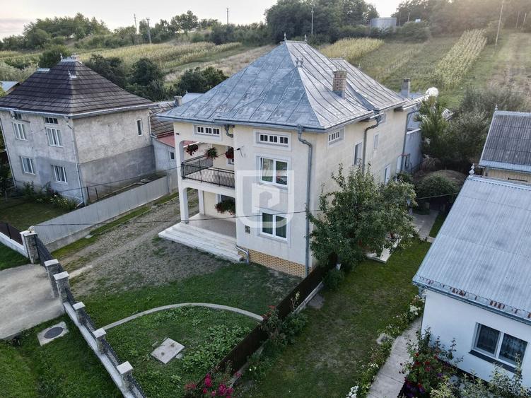 Casă individuală cu 5 camere cu Canalizare în Dărmănești