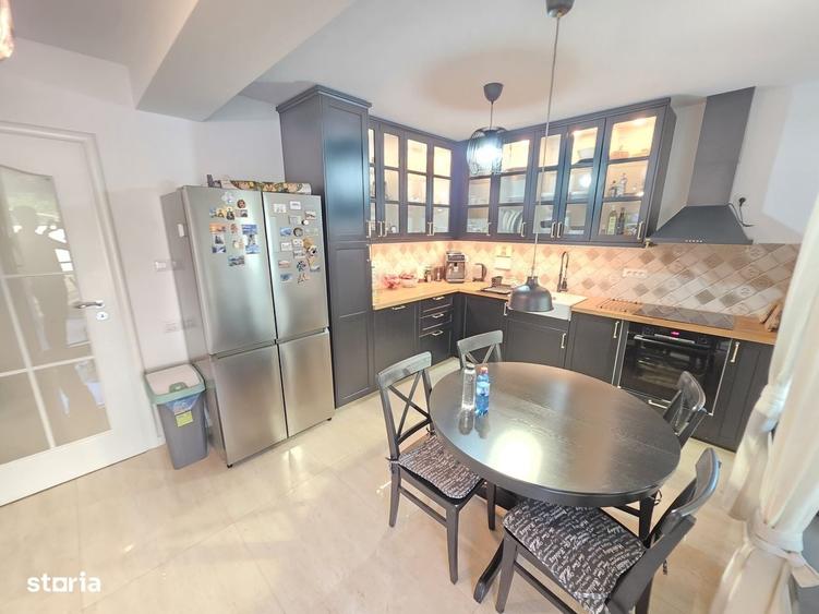 Casă cu 4 camere cu Teren 440 Mp în Central