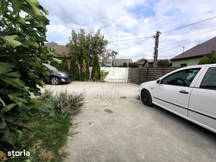 Casă cu 5 camere cu Teren 459 Mp în Recea