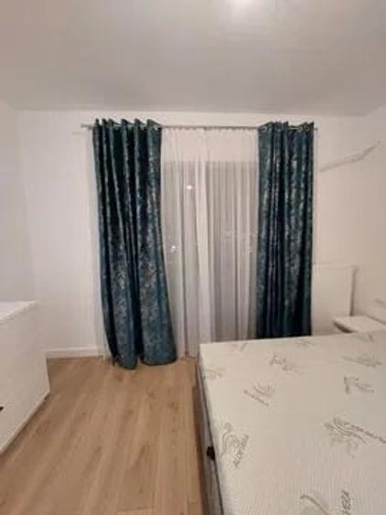 Apartament cu 3 camere decomandat în Baza 3