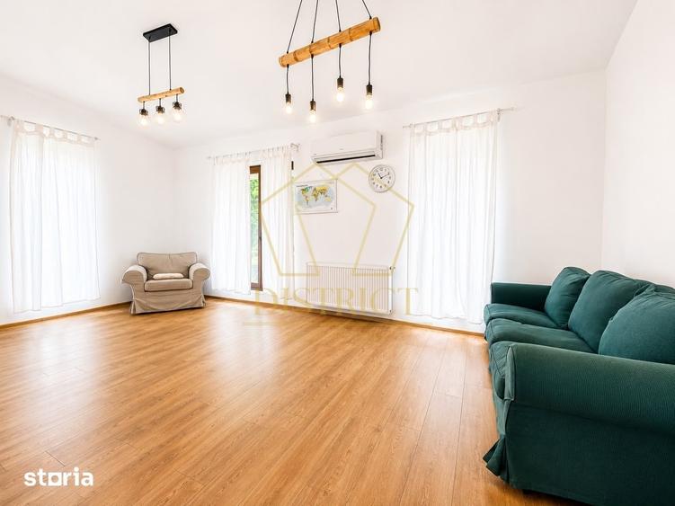 Casă cu 8 camere cu Teren 1360 Mp în Sud