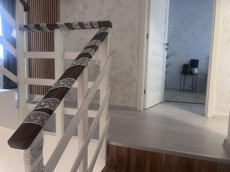 Casă cu 4 camere în Valea Adâncă