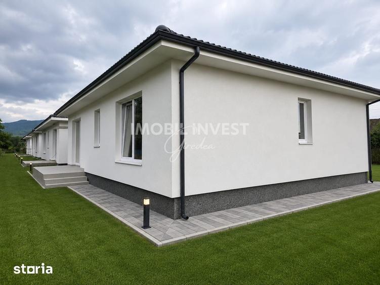 Casă cu 4 camere cu Teren 200 Mp în Tolstoi