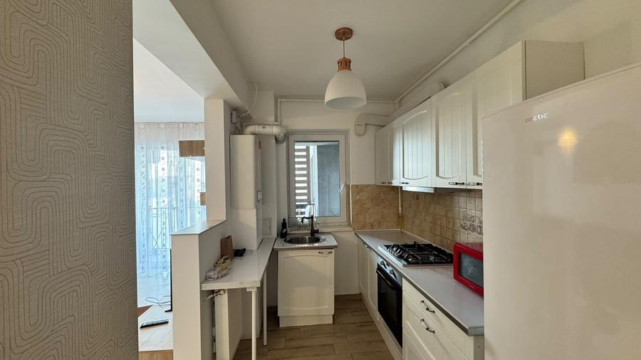 Apartament cu 2 camere nedecomandat în Centru Civic