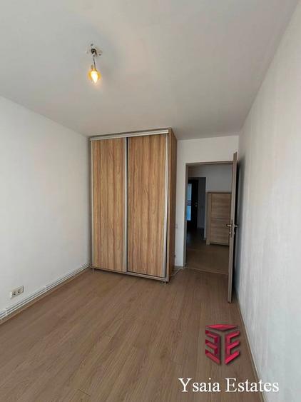 Apartament cu 4 camere decomandat în Anda
