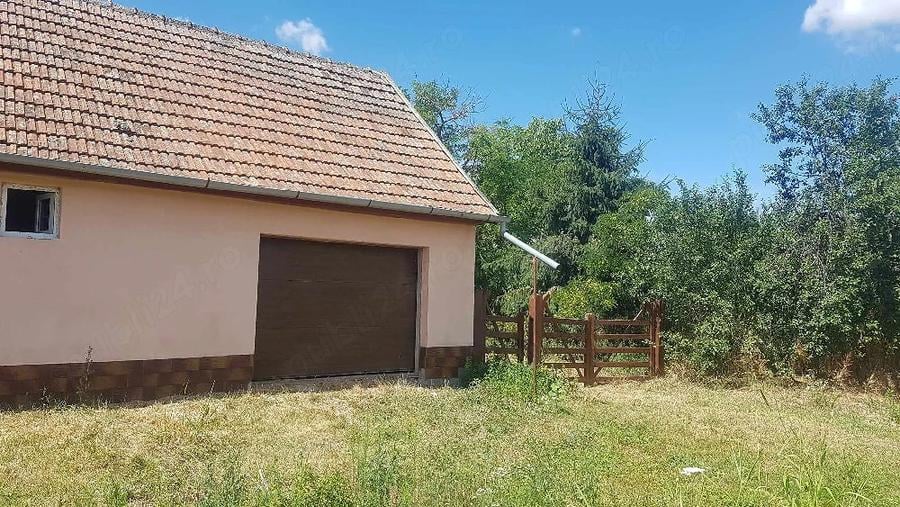 Casă cu Teren 1464 Mp în Vinga
