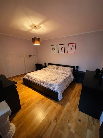 Casă cu 4 camere decomandat în Andronache