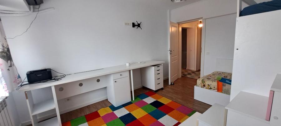 Apartament cu 4 camere decomandat, mobilat în Ultracentral