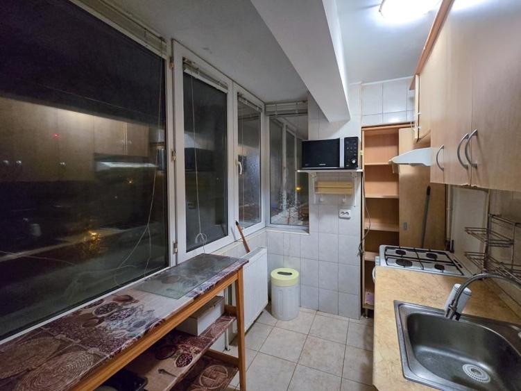 Apartament cu 3 camere în Berceni