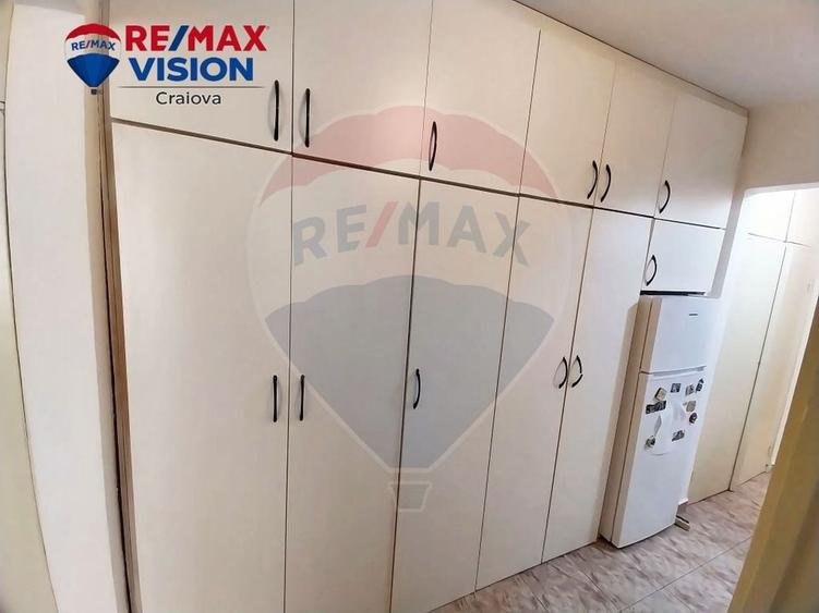 Apartament cu 3 camere decomandat în Valea Rosie