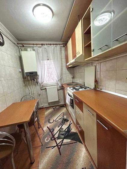 Apartament cu 3 camere semidecomandat în Dacia