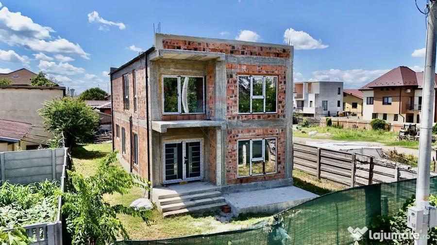 Casă cu 5 camere cu Teren 400 Mp în Central