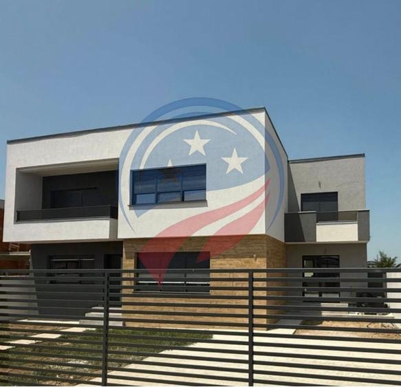 Casă individuală cu 5 camere cu Canalizare în Malu Mare
