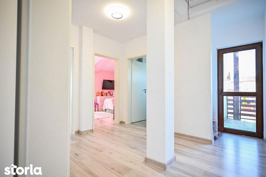 Casă cu 5 camere cu Teren 531 Mp în Sânpetru