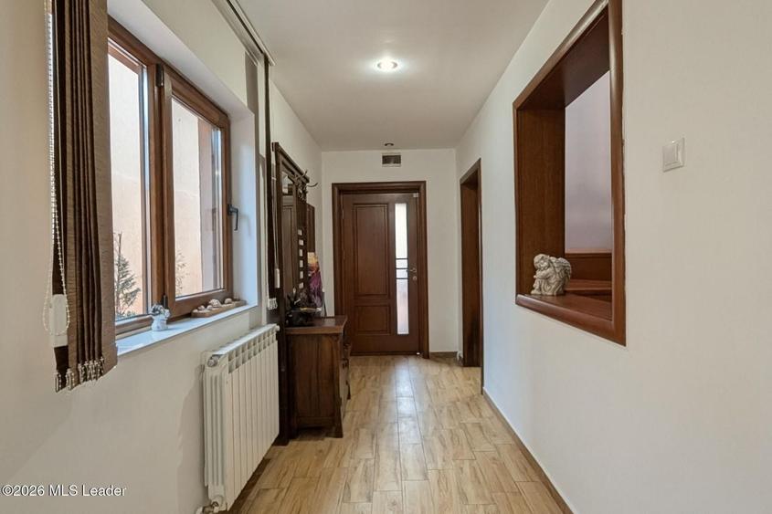 Casă individuală cu 5 camere cu Canalizare în Bucureștii Noi