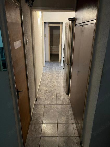 Apartament cu 3 camere decomandat în Păcii