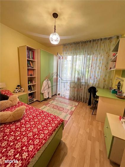 Apartament cu 4 camere în Tătărași
