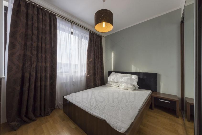 Apartament cu 3 camere decomandat, mobilat în P-ța Victoriei