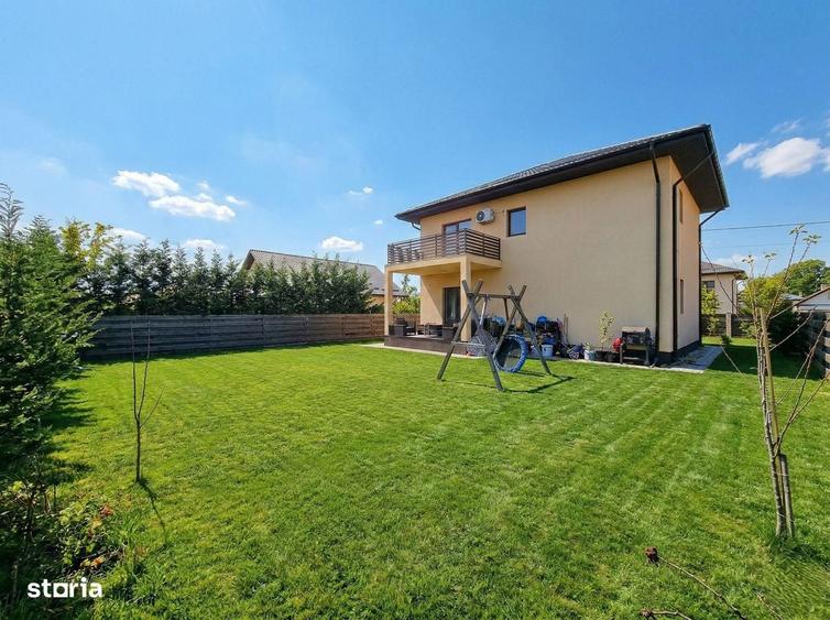 Casă cu 4 camere cu Teren 490 Mp în Miroslava