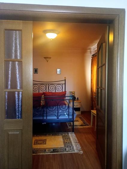 Casă cu 3 camere cu Teren 390 Mp în Jiului