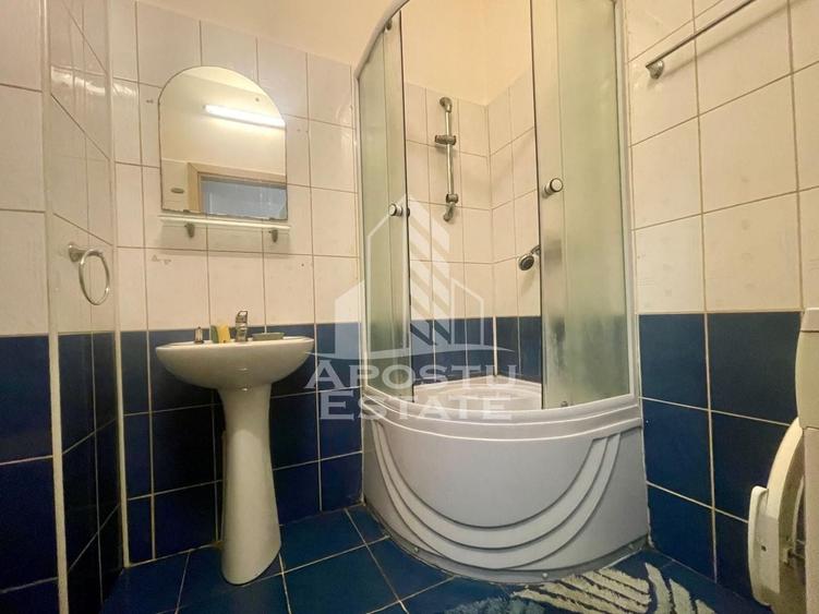 Apartament cu 2 camere semidecomandat, mobilat în Aurel Vlaicu