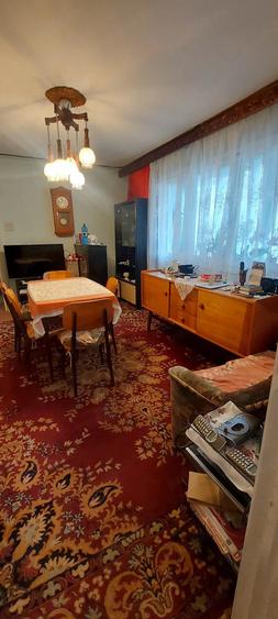 Apartament cu 4 camere semidecomandat, mobilat în Favorit