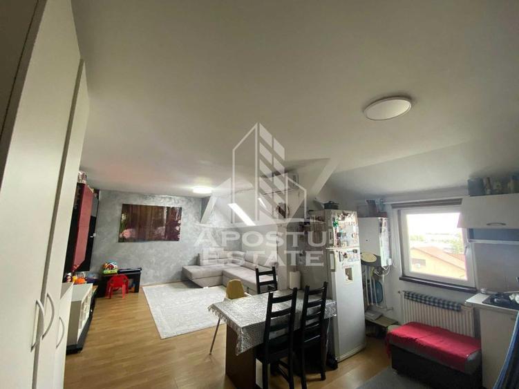 Apartament cu 3 camere decomandat, mobilat în Soarelui