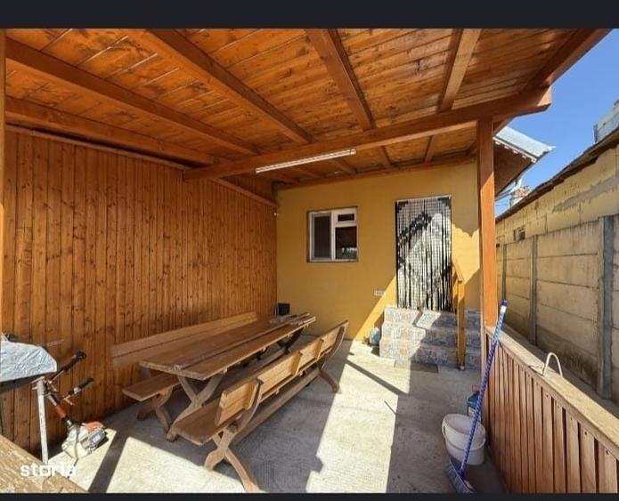 Casă cu 2 camere cu Teren 615 Mp în 1 Decembrie
