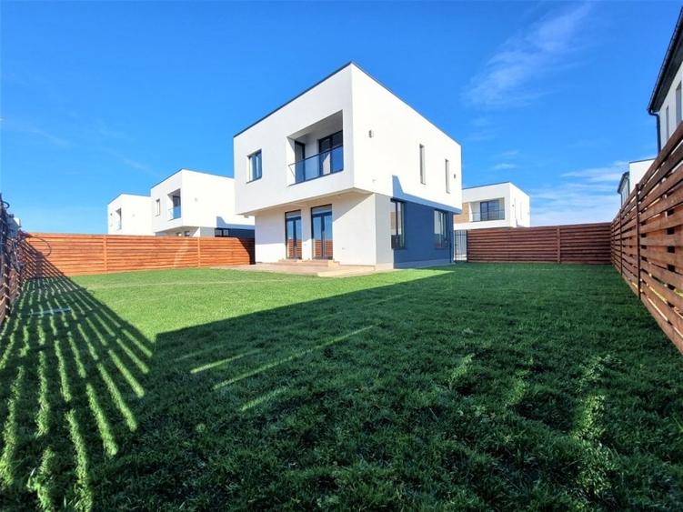 Casă individuală cu 4 camere cu Teren 375 Mp în Tunari