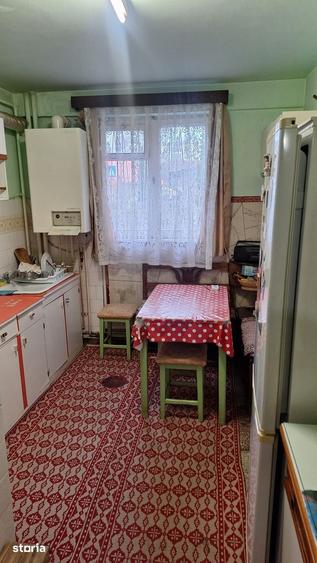 Apartament cu 3 camere decomandat în Scriitorilor