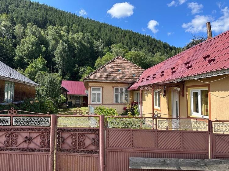 Casă cu 4 camere în Coza