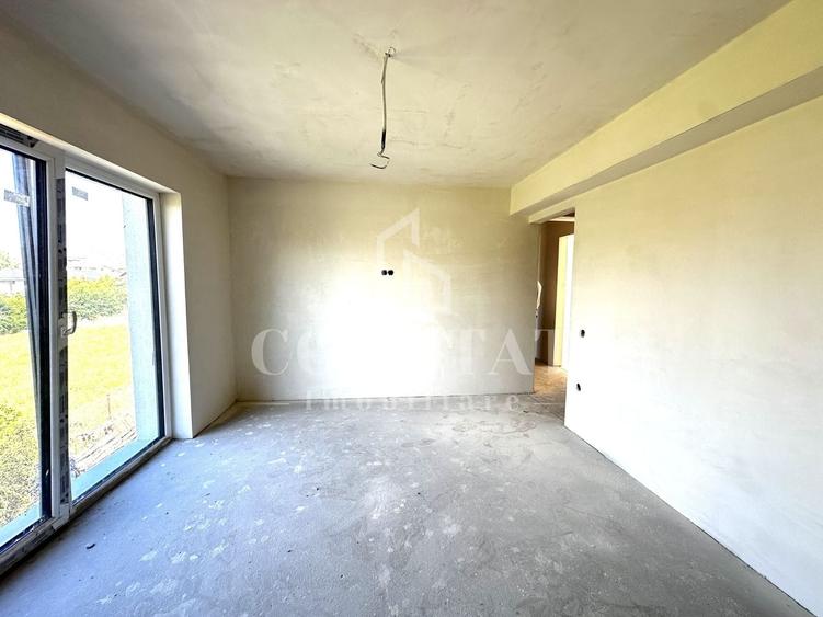 Duplex cu 4 camere cu Canalizare în Florești