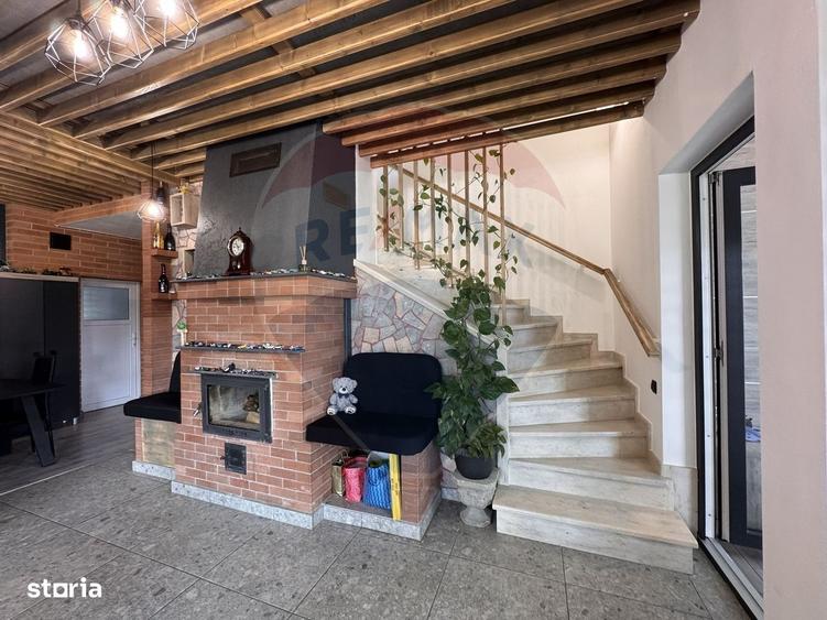Casă cu 4 camere cu Teren 671 Mp în Rădaia