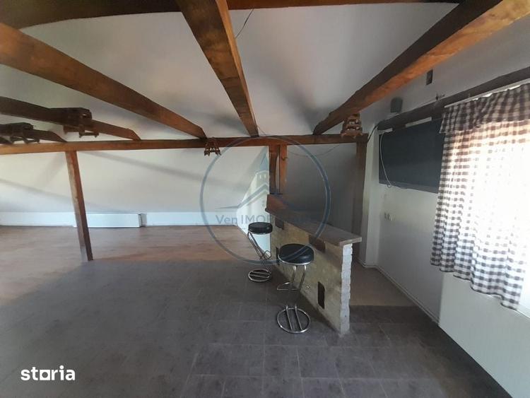 Casă cu 6 camere cu Teren 257 Mp în Independenței