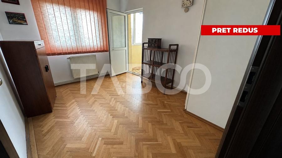 Apartament cu 4 camere decomandat, mobilat în Ștrand