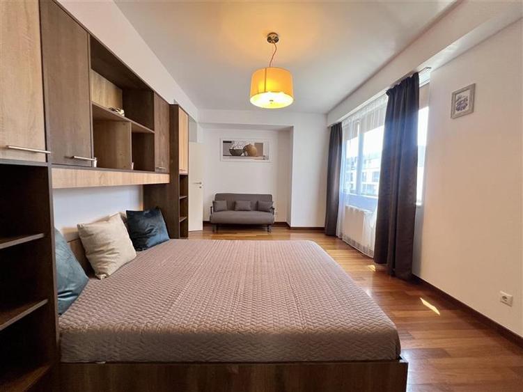 Apartament cu 5 camere decomandat, mobilat în Herăstrău