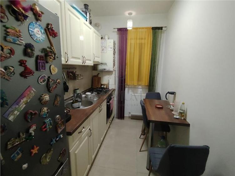 Apartament cu 3 camere semidecomandat, mobilat în Braytim