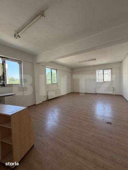 Spațiu comercial, de 550 mp, în Craiovița Nouă