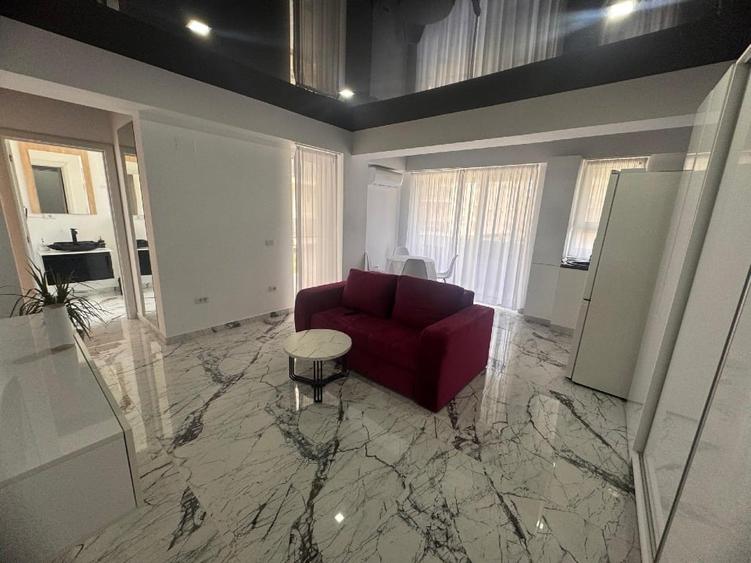 Apartament cu 2 camere semidecomandat, mobilat în Nord