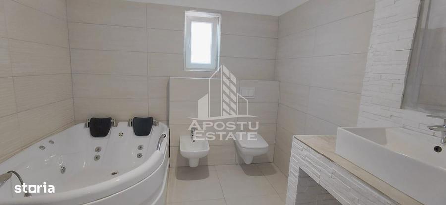 Casă cu 5 camere cu Teren 320 Mp în Dumbrăvița
